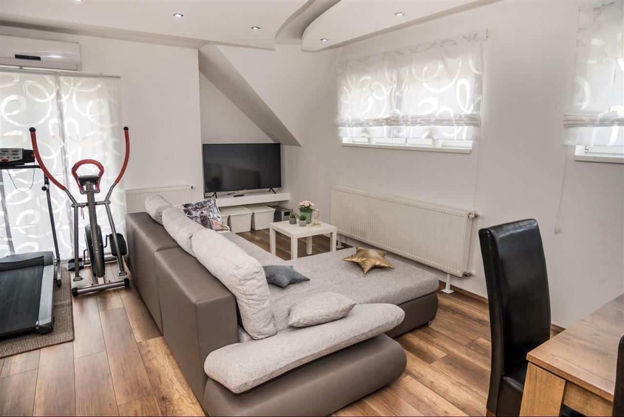Apartman Hubertus 5* Vagovina Bagian luar foto