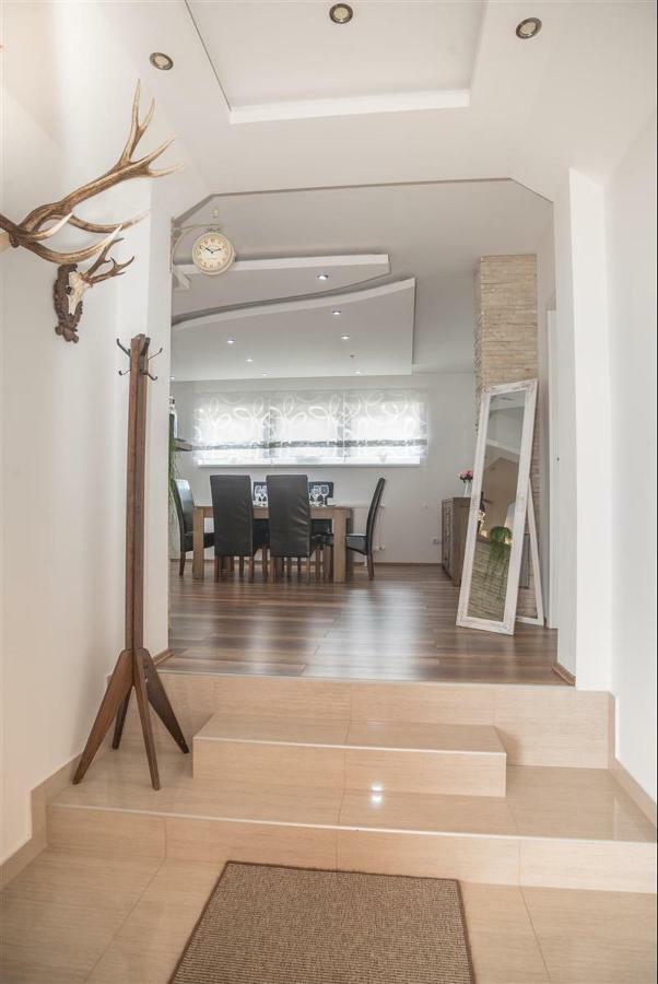 Apartman Hubertus 5* Vagovina Bagian luar foto