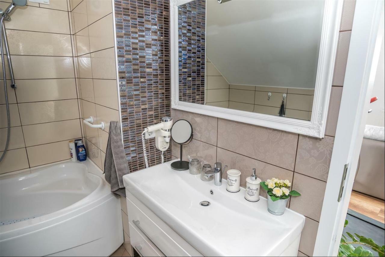 Apartman Hubertus 5* Vagovina Bagian luar foto