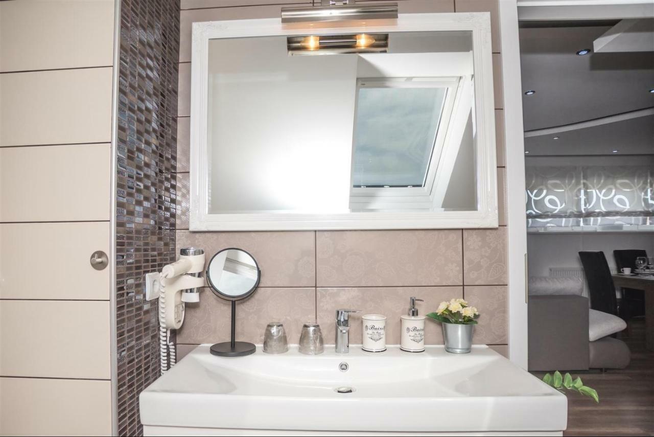 Apartman Hubertus 5* Vagovina Bagian luar foto