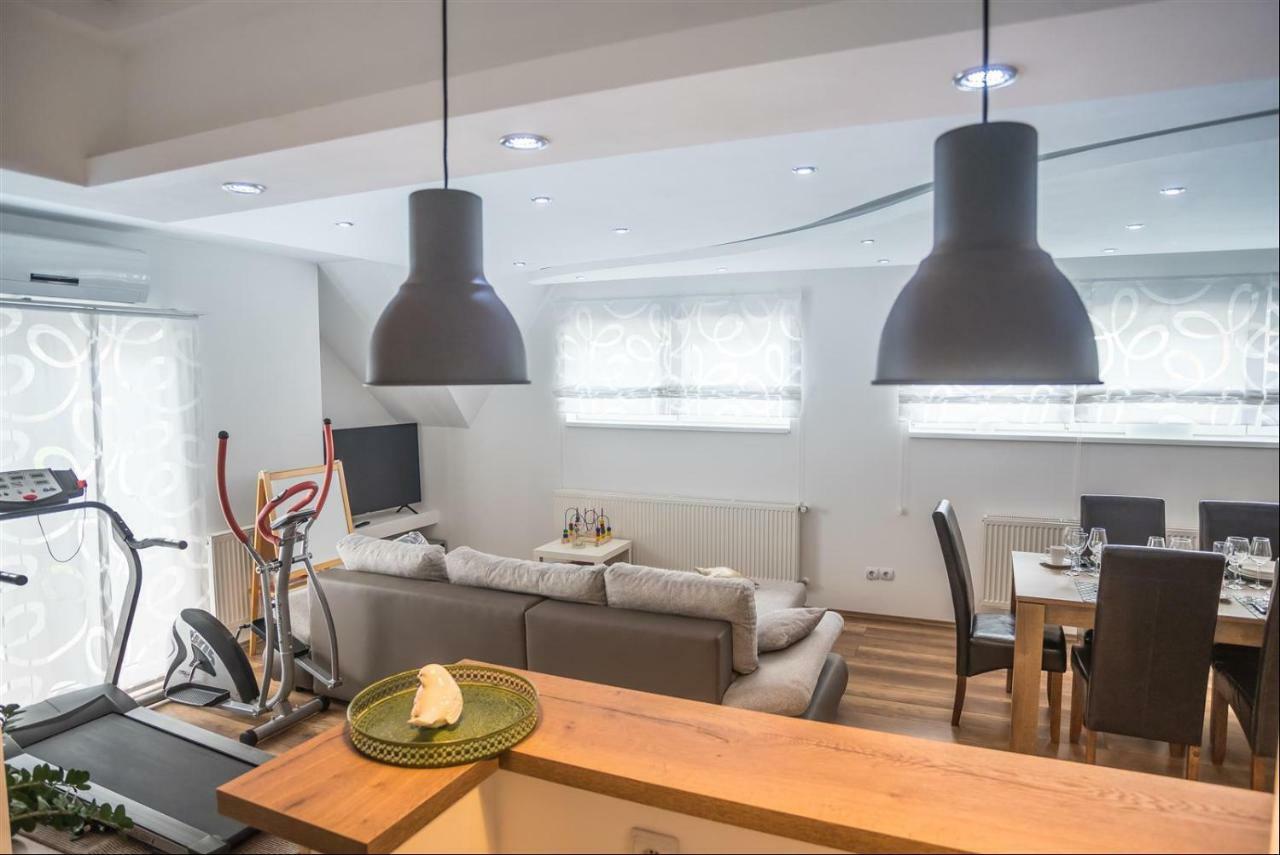 Apartman Hubertus 5* Vagovina Bagian luar foto